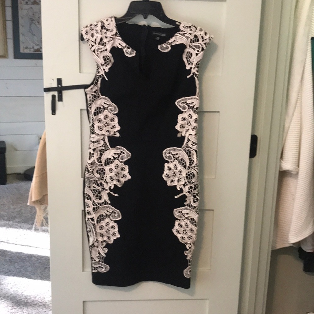 Womens dress, size 8, worn once, in great condition